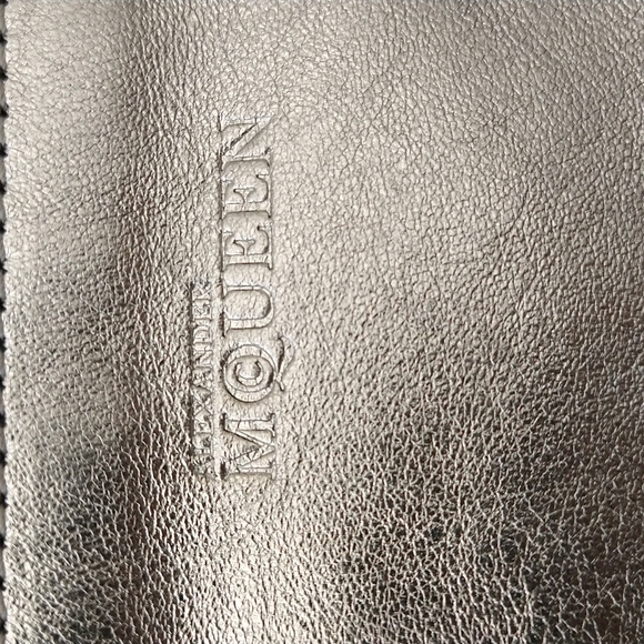 Alexander McQueen small clutch - Picture 5 of 11